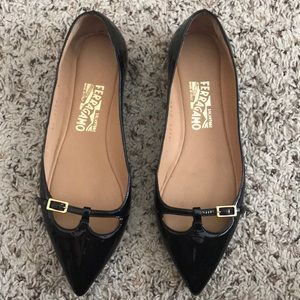 Salvatore Ferragamo size 6 flats
